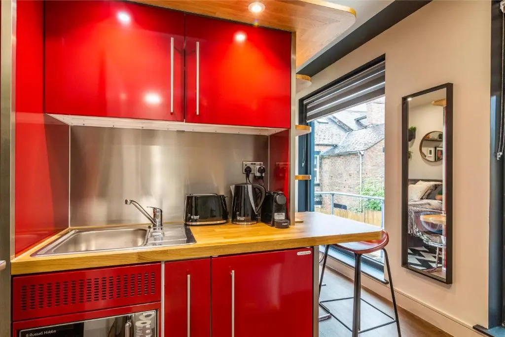 Romantic Getaway Studio Pods close to City Centre with FREE WIFI