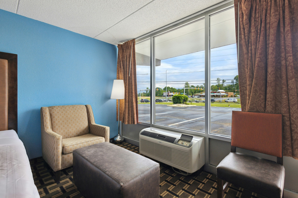 Relax inn by OYO Greeneville Near Hwy US-321