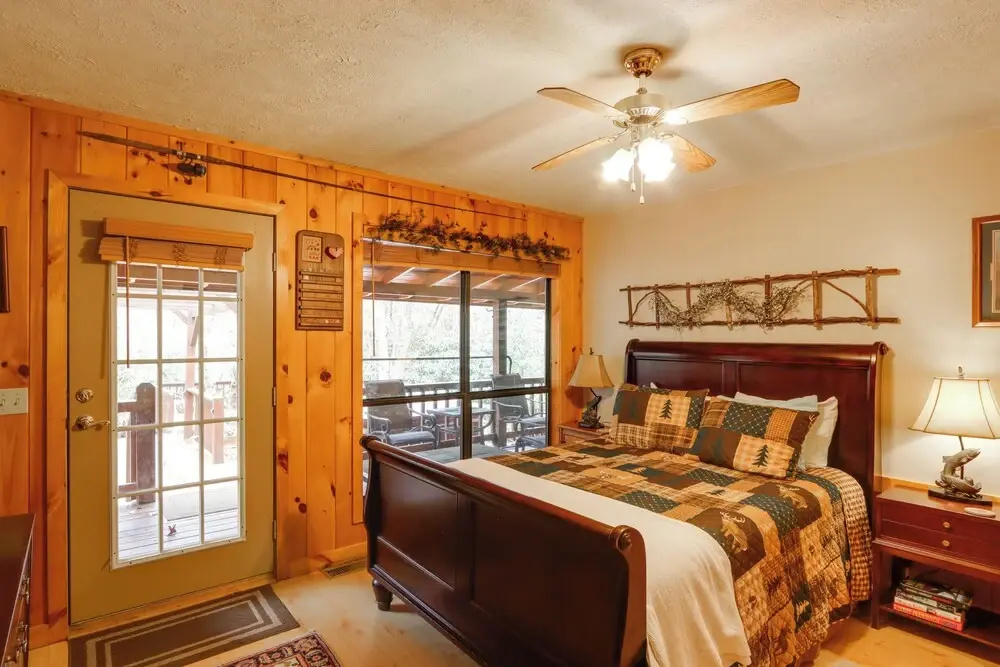 Creek Bend Escape w/ Hot Tub + River Views