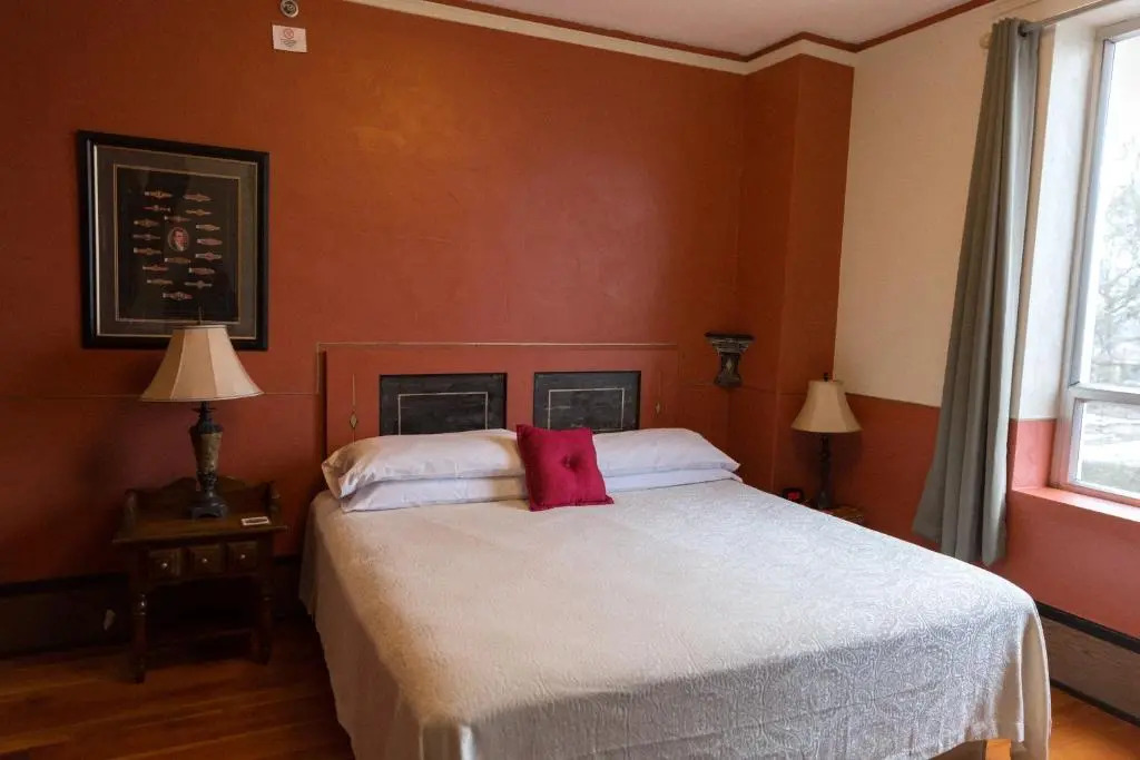 The Peak at Centralia Square - Self Check-In Hotel