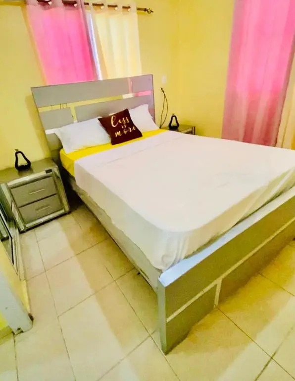 Tres 3-Habitaciones Con Sus Aires Apartamento Amueblado,Zona Tranquila Cerca de Todo SantiagoRD