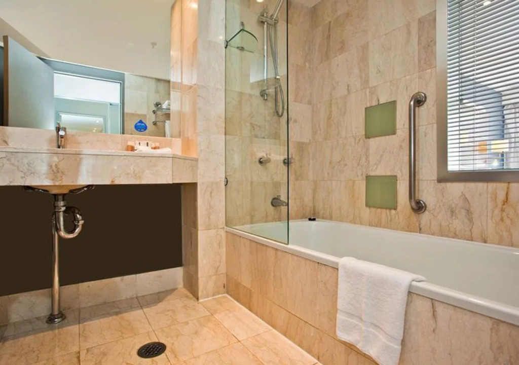 Hotel Apartments on 22 View Avenue, Surfers Paradise
