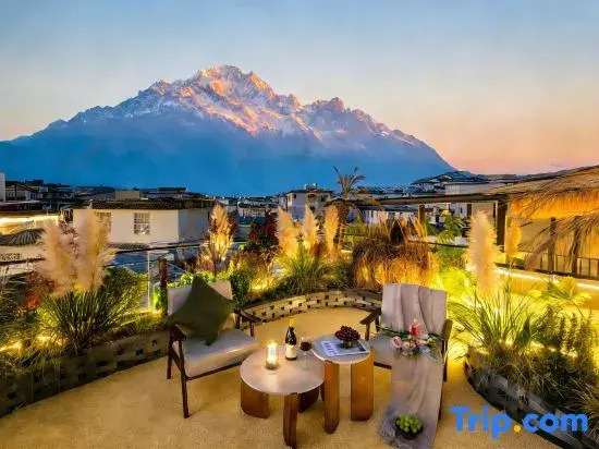 QianMan ·Vista Snow-View Panoramic Cloud Art Garden Homestay
