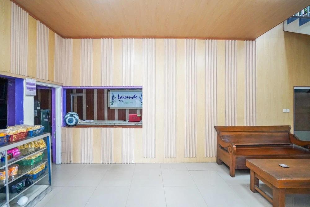 RedDoorz near Terminal Bus Tingkir Salatiga