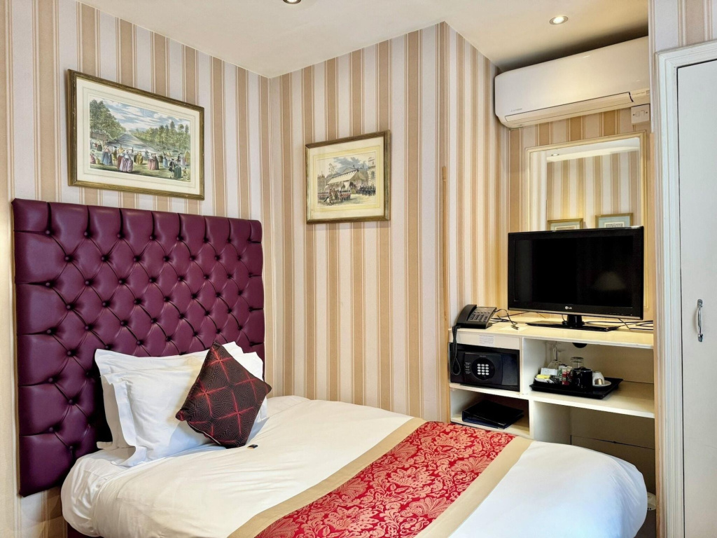 The Leonard Hotel