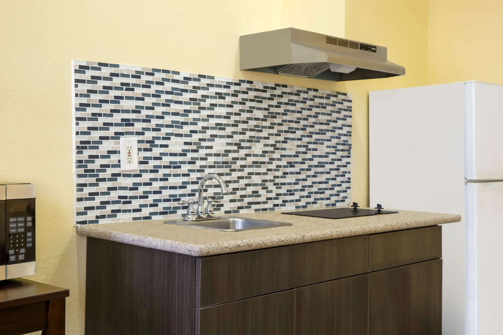 Days Inn & Suites by Wyndham DFW Airport South-Euless