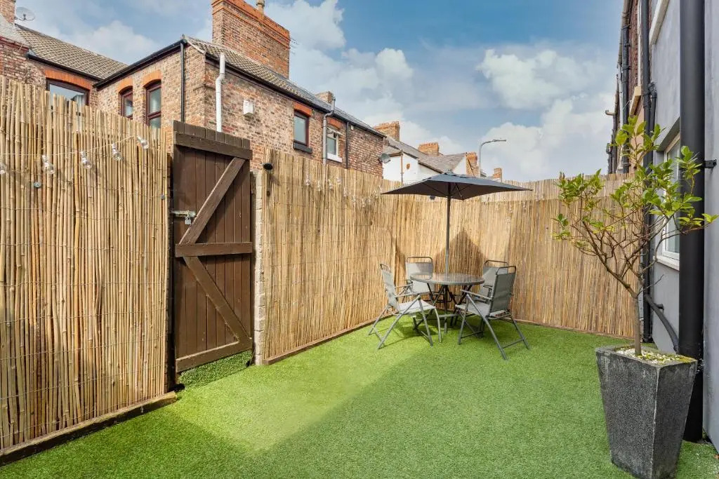 Watford House - Air Host & Stay - 3 Bedroom Period House