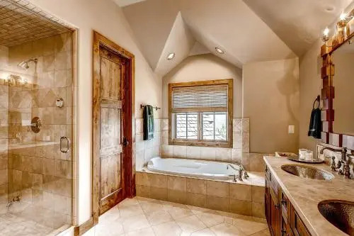 Ski Bridge Lodge - Ski In / Ski Out
