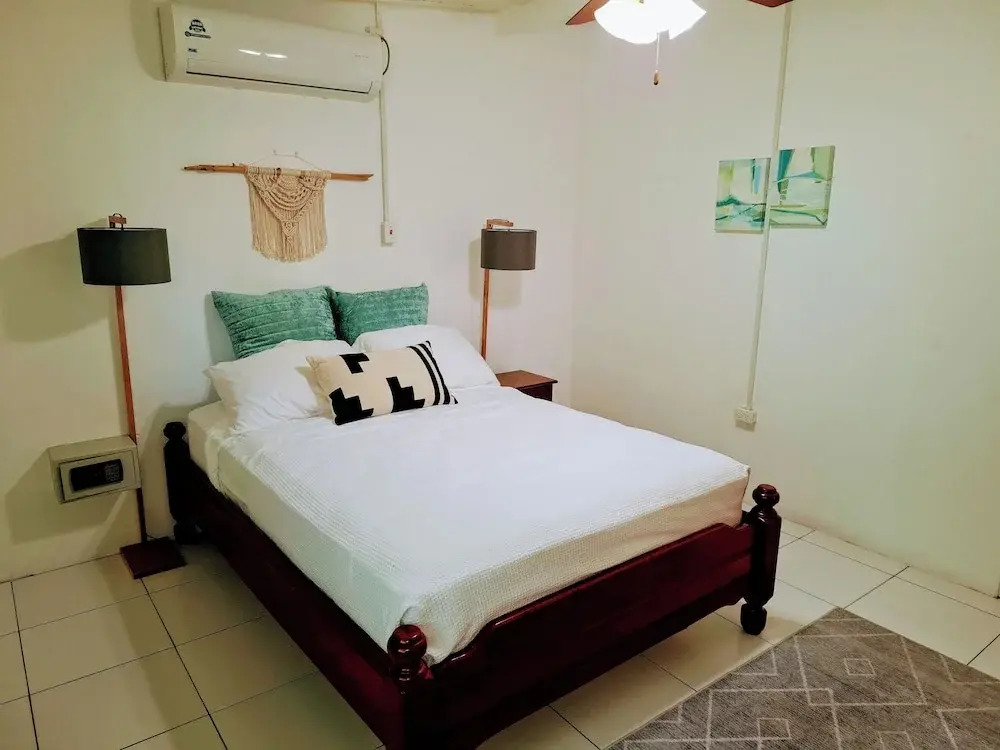 Lornas Cottage
