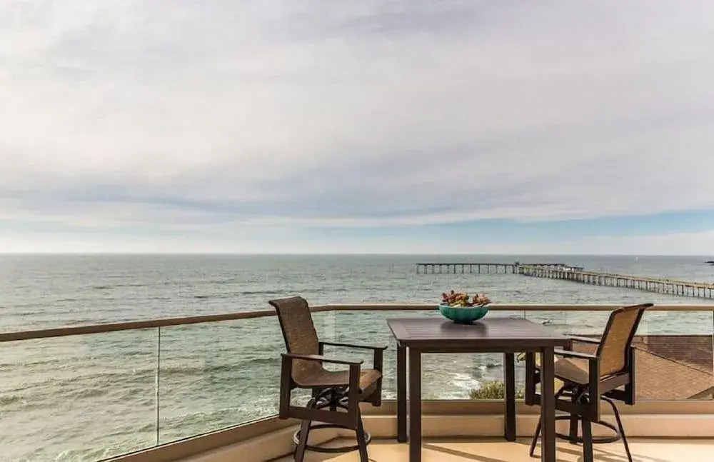 House By The Ocean