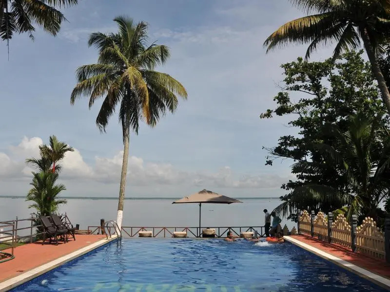 Paradise Resorts