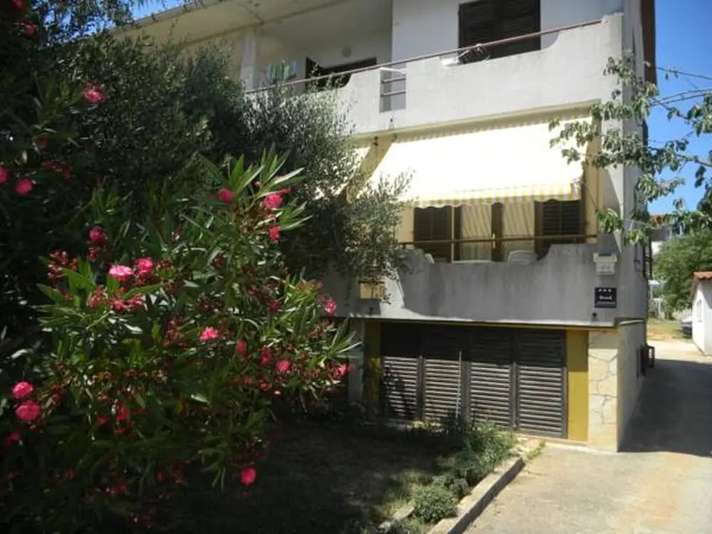 Sunny Hill Apartments