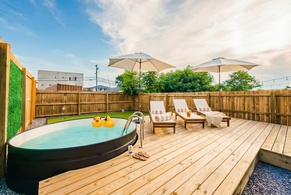 Private Pool Game Room Compound Minutes to Broadway