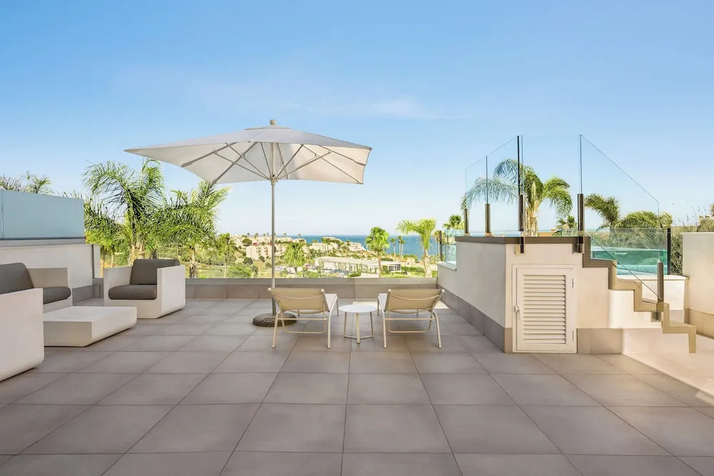 Seaview Residence with private pool