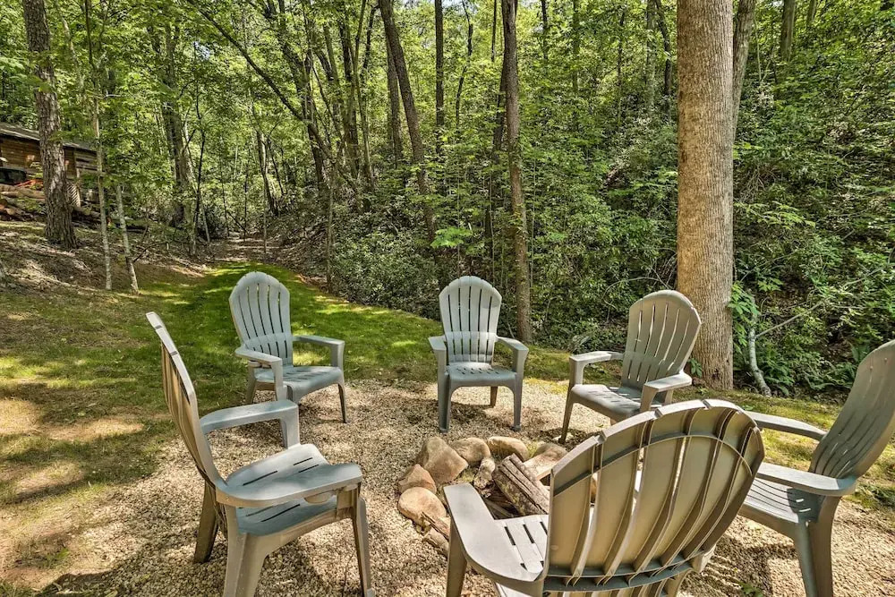 North Georgia Mtn Escape w/ Hot Tub & Games!