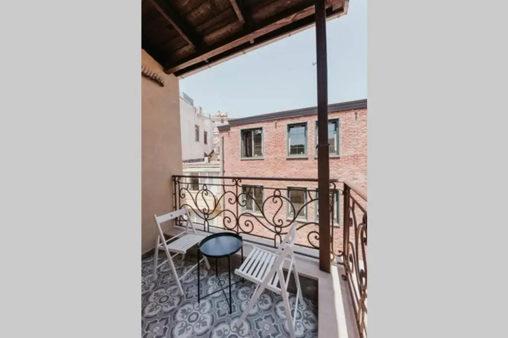 Galadoo Suites 4th Floor