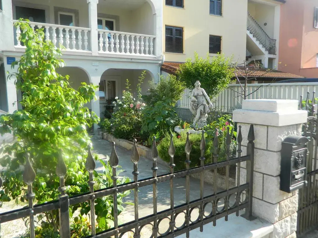 Guest House Casa Mia - Rooms & Apartments