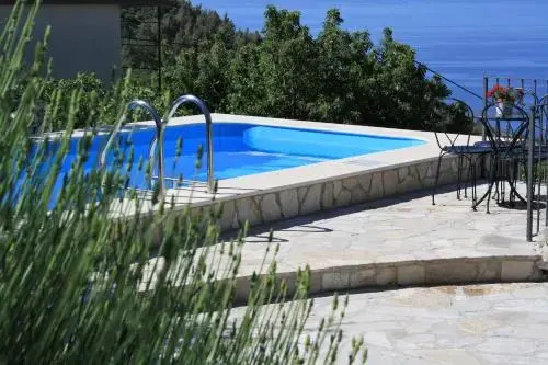 ctbv103 Holiday home with private pool Wi Fi internet access air condition in Baška Voda Makarska