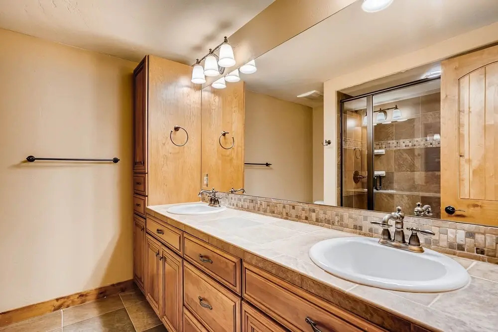 Private Hot Tub & Walking Distance To Gondola-4br Sleeps 14 4 Bedroom Home