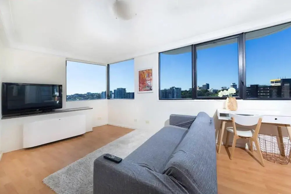1 Bedroom Apartment In CBD Views