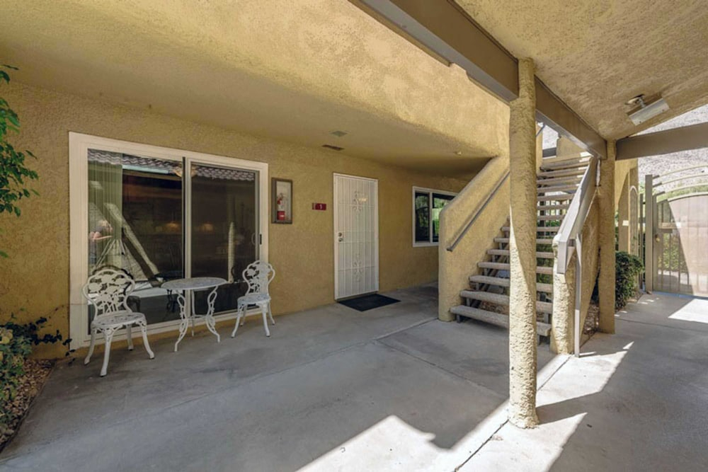 @marbella Lane-hidden Oasis 2BR Condo w/ Pools/gym