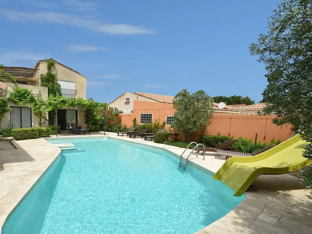 Spacious Villa With Heated Pool With Super Slide Between the Beach and Lake