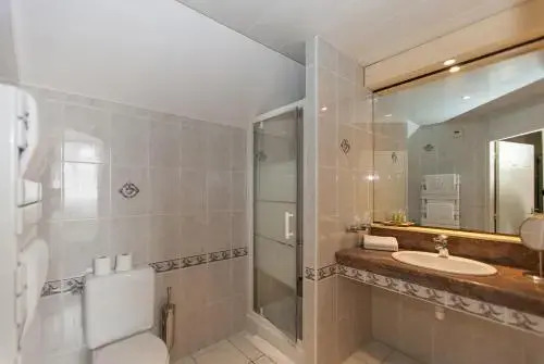 Le Médiéval - Hôtel Le Challonge
