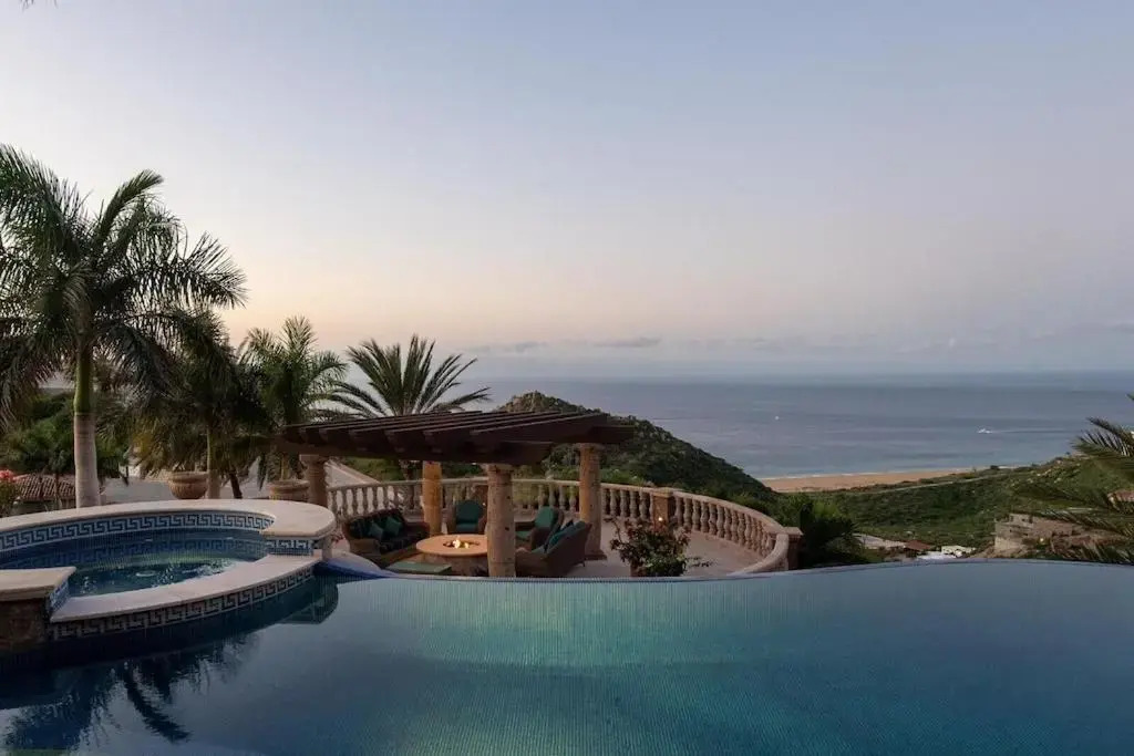 Stunning 6BD Pedregal Villa Maria
