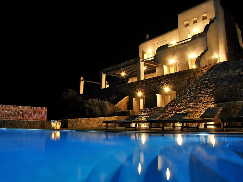 Villa in Mykonos near Agios Sostis Beach