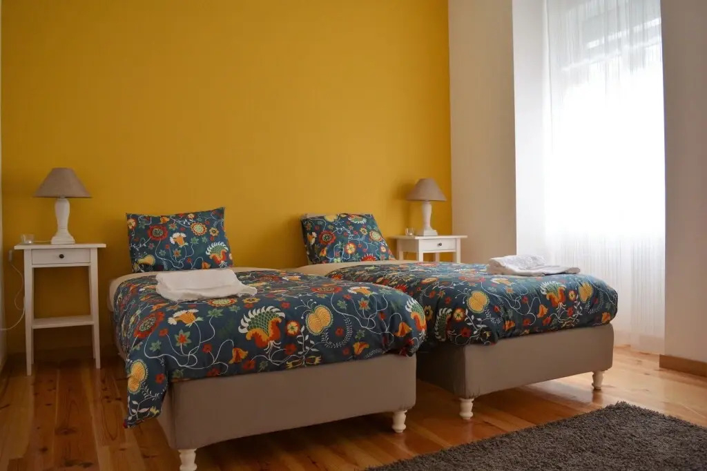 Brand new fully furnished hostel just 20 meters from Anjos metro station - 9