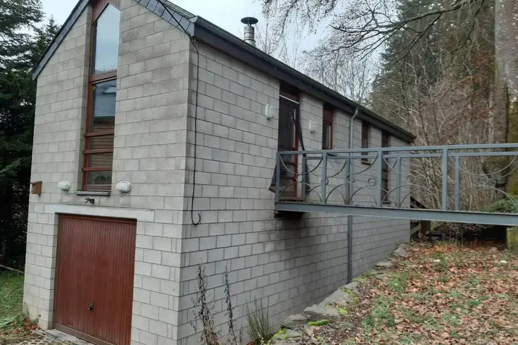 La maison sous les arbres