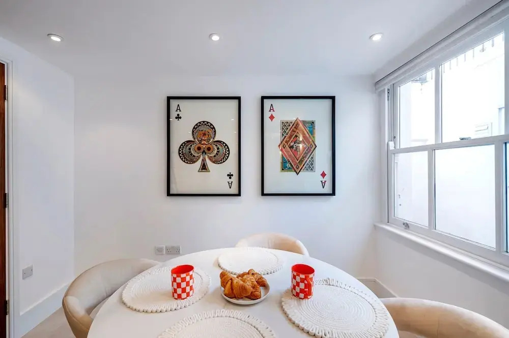 The Urban Minimalist- Notting Hill 2 Bed