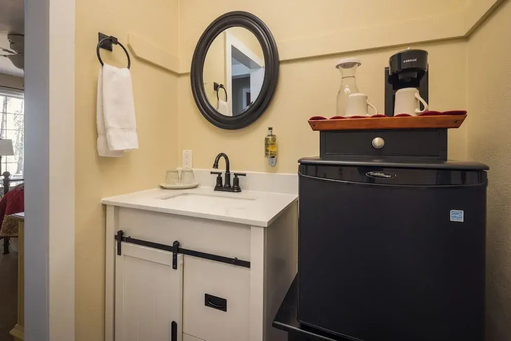 Sunflower Hill Inn