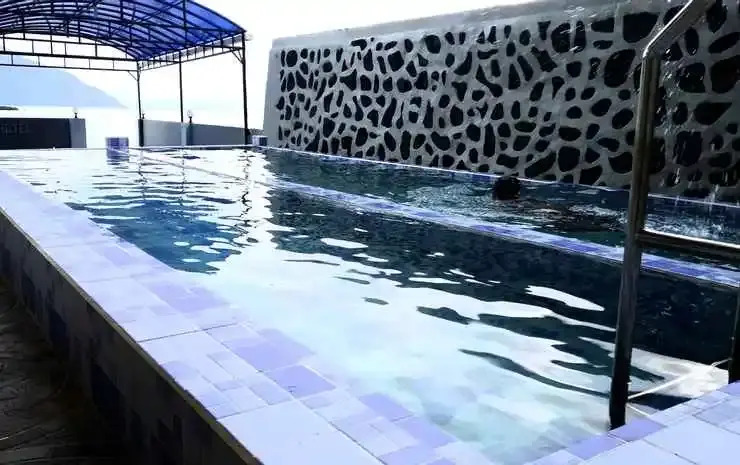 Senior Bakara Hotel