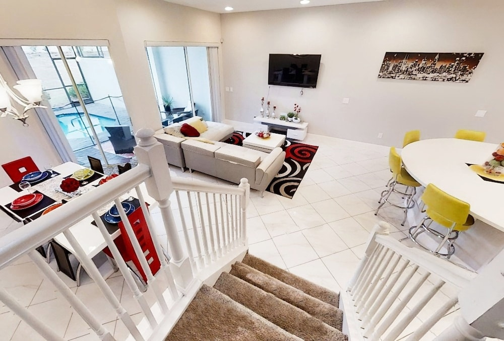 Family-friendly Home With Private Pool, Wifi, Central AC, & Private Washer/dryer