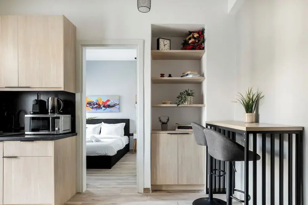Sway - Chic 1-BR Apt & Balcony in Athens