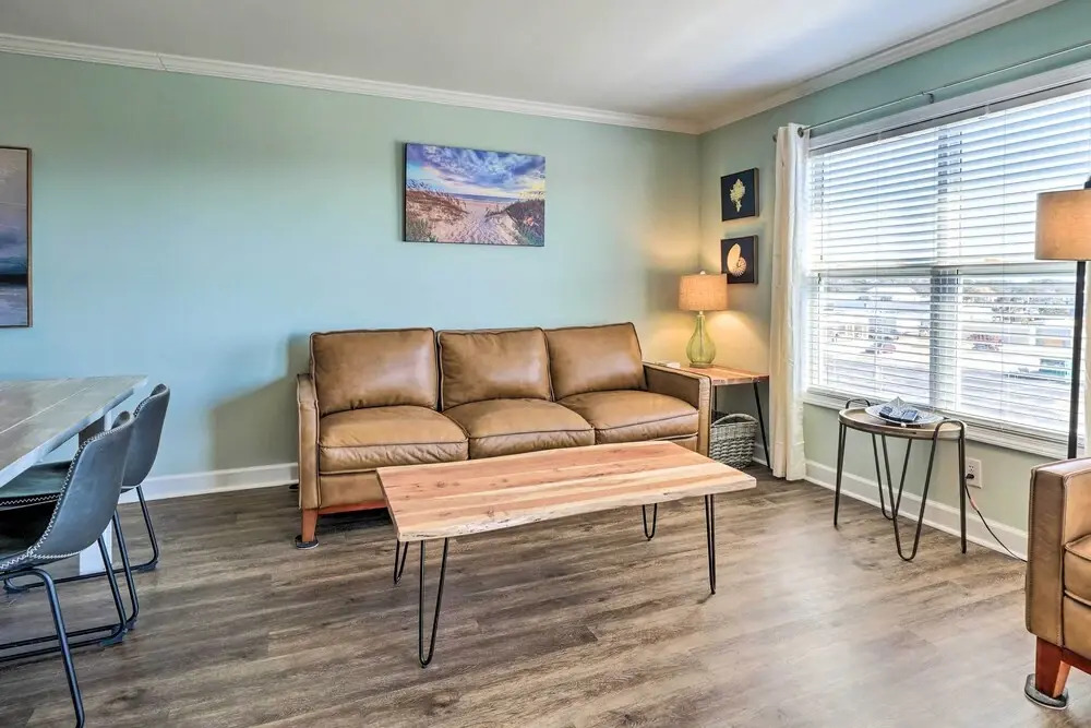 Oak Island Condo - Walk to the Beach!