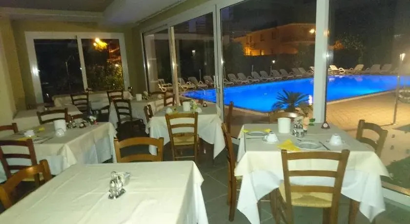Hotel Paradiso