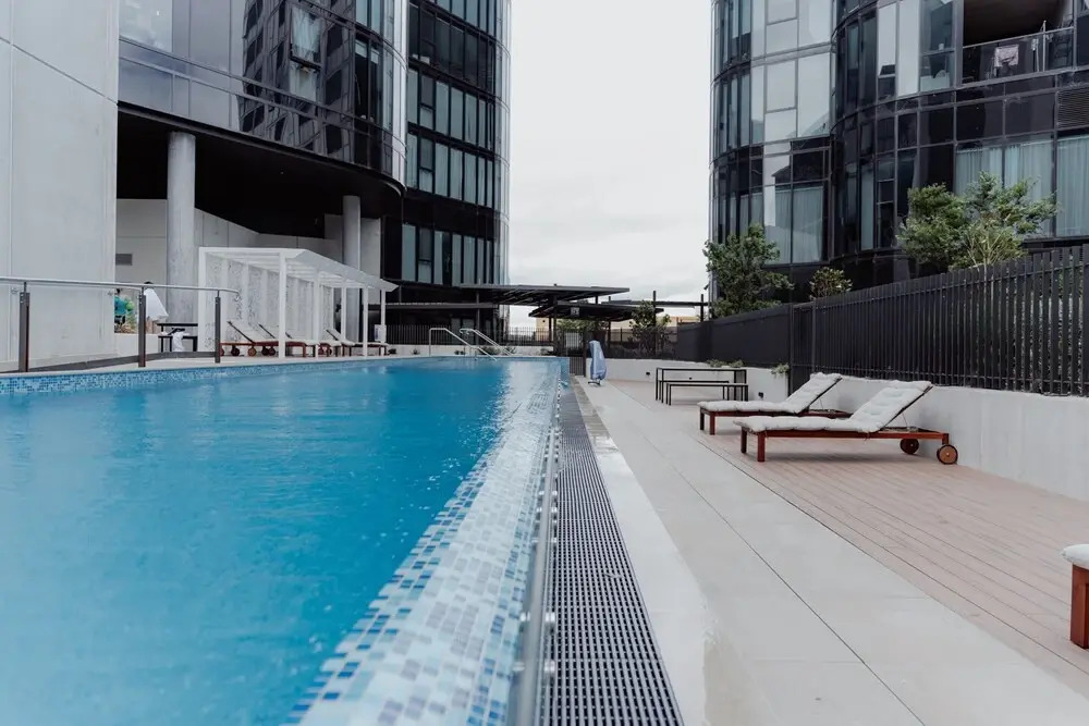 Panoramic Lake View 2-bed With Pool,