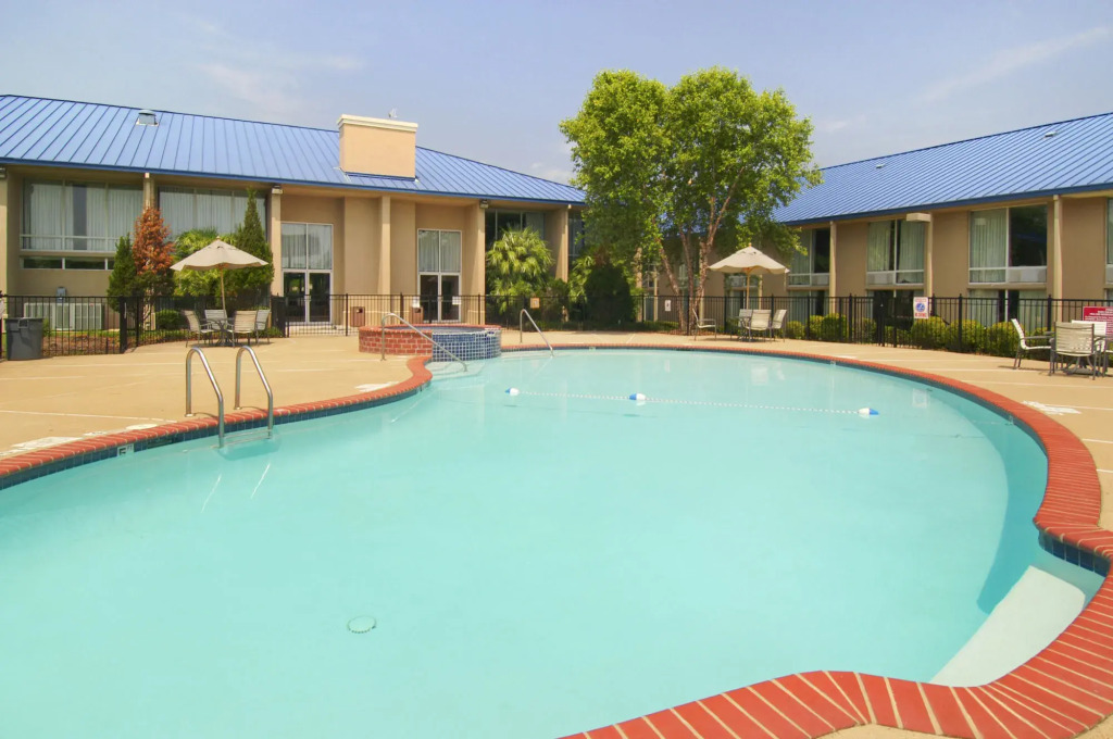 Economy Inn & Suites