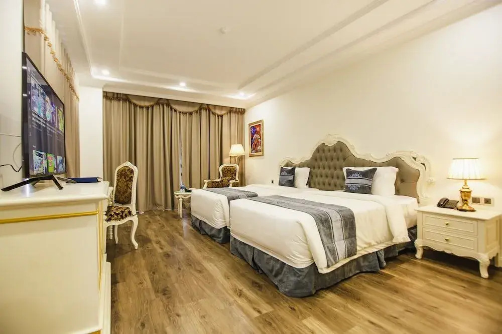 Minh Phu Diamond Palace hotel