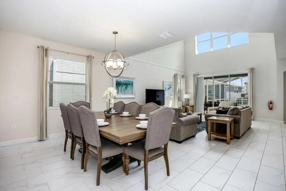 1585tempo 5 Bedroom Home by RedAwning