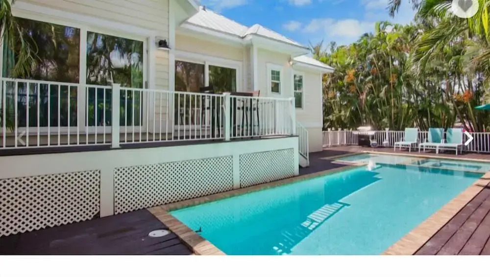 Fanta Sea 4 Bedroom Home by RedAwning