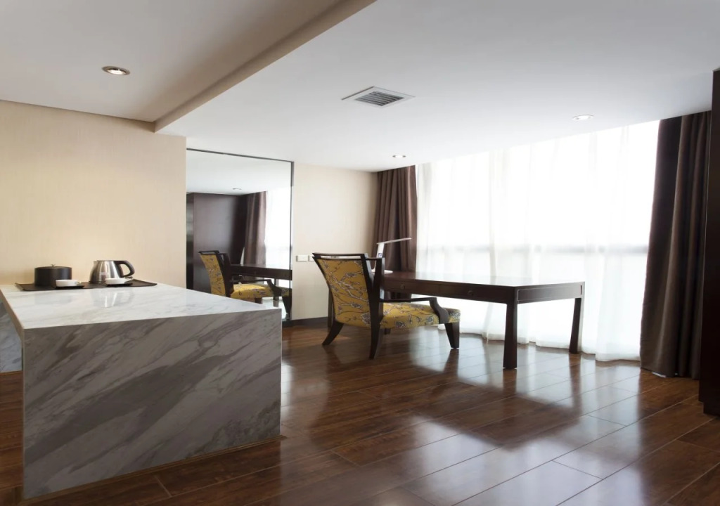 Chengdu Robin Hotel