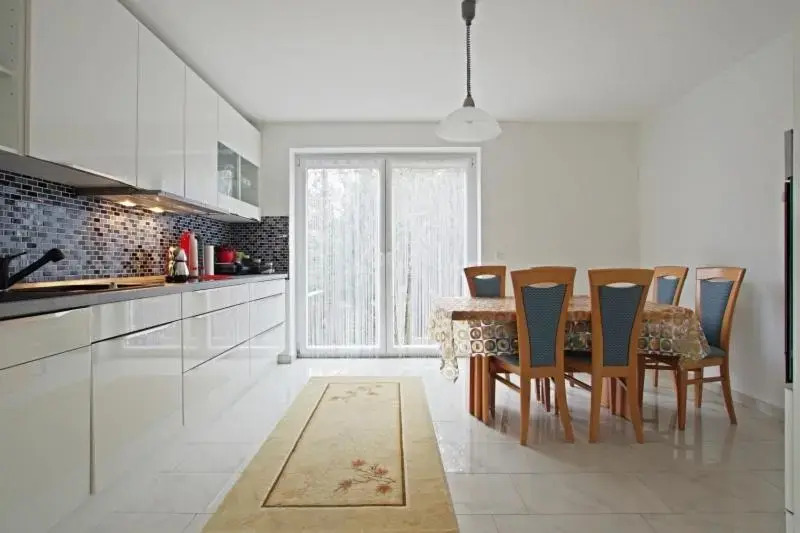 5287 Private Rooms