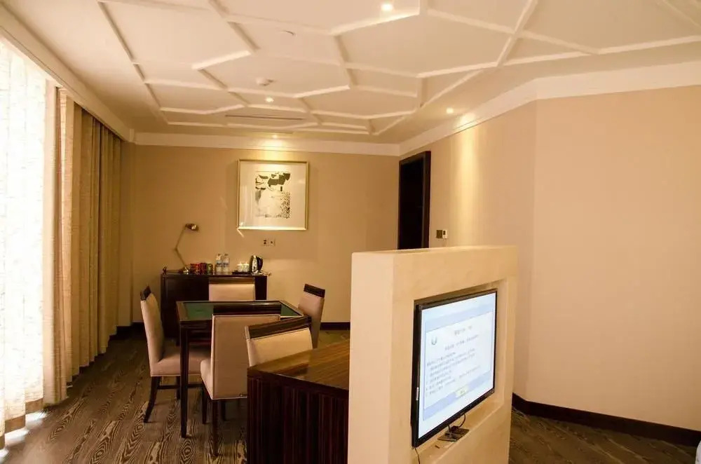 Seasons Meridien Boutique Hotel
