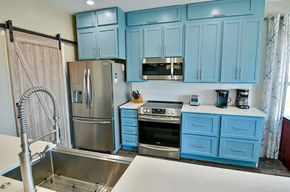 A Wave From it All - 3BR Beachside Coastal Retreat