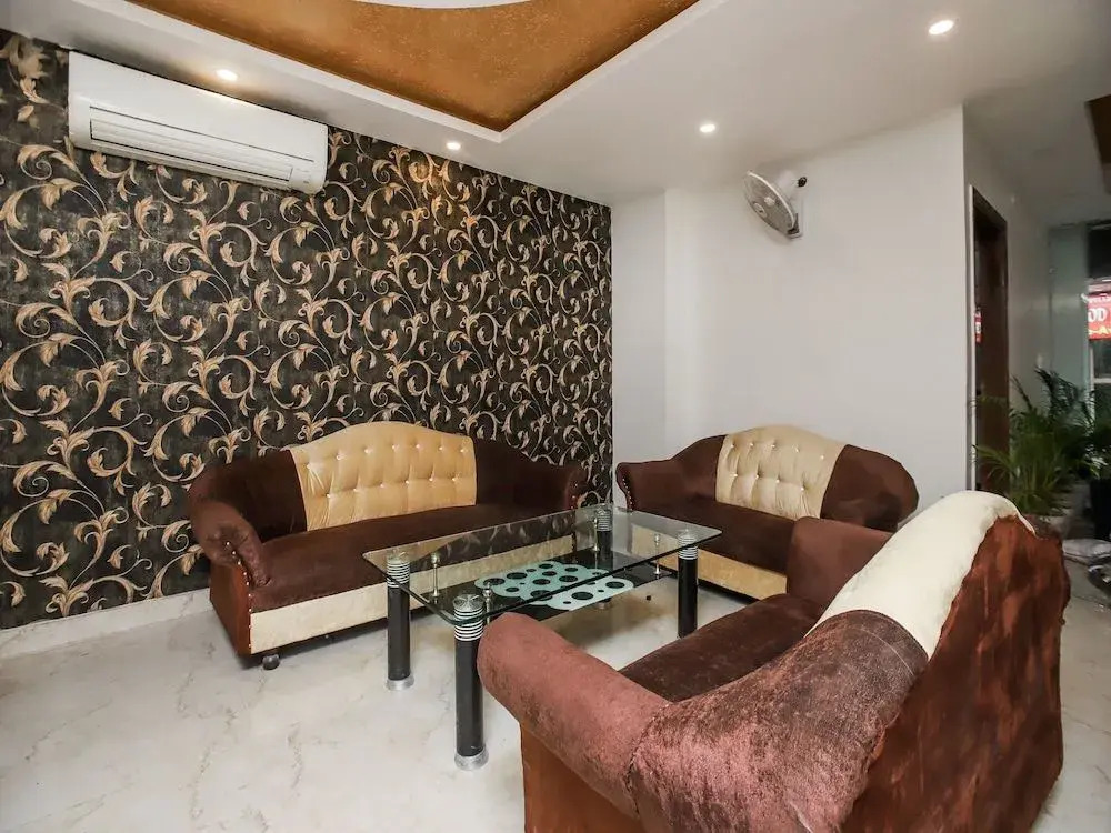 OYO 22235 Mint Residency