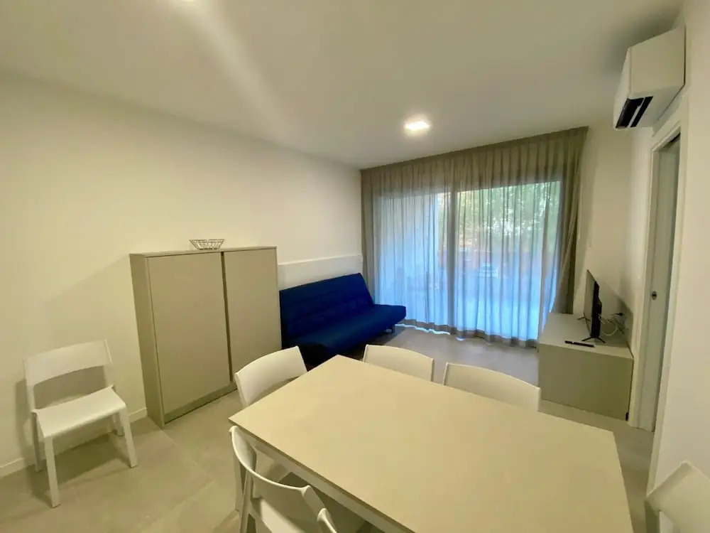 Cozy Flat 300m From the Beach