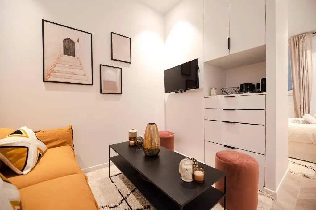 Lovely Home in Champs Elysées - With AC